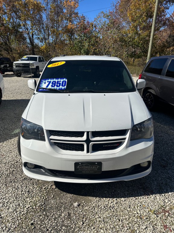 2017 Dodge Grand Caravan Image 2