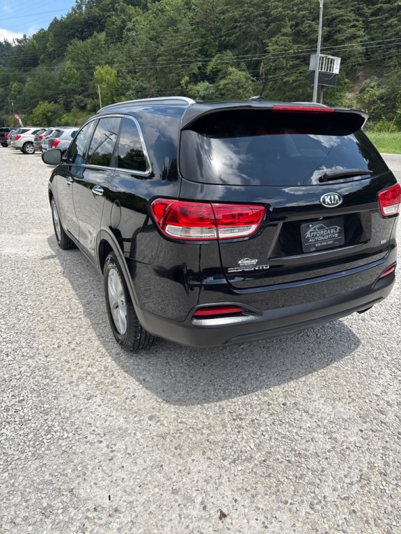 2016 Kia Sorento Image 7