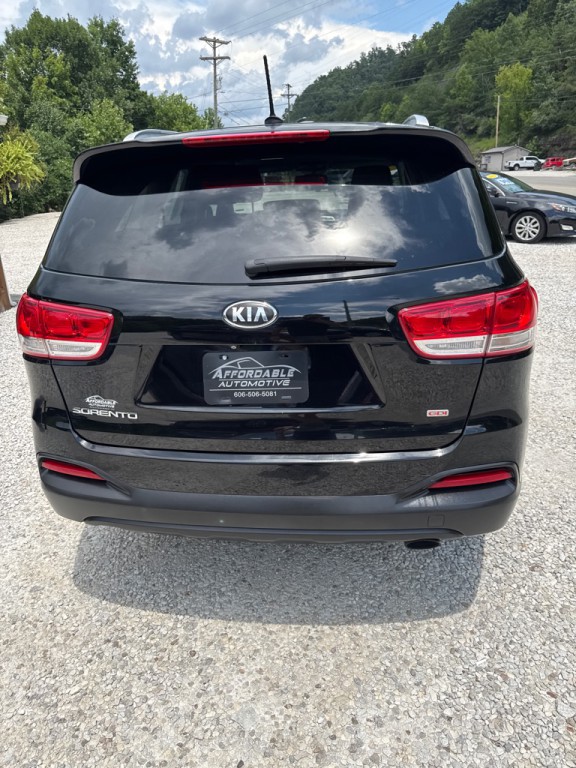 2016 Kia Sorento Image 8