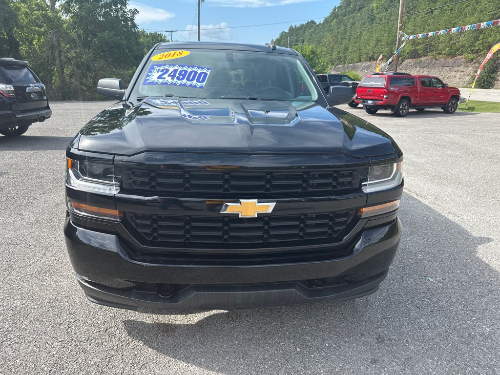 2018 Chevrolet Silverado 1500 Image 2