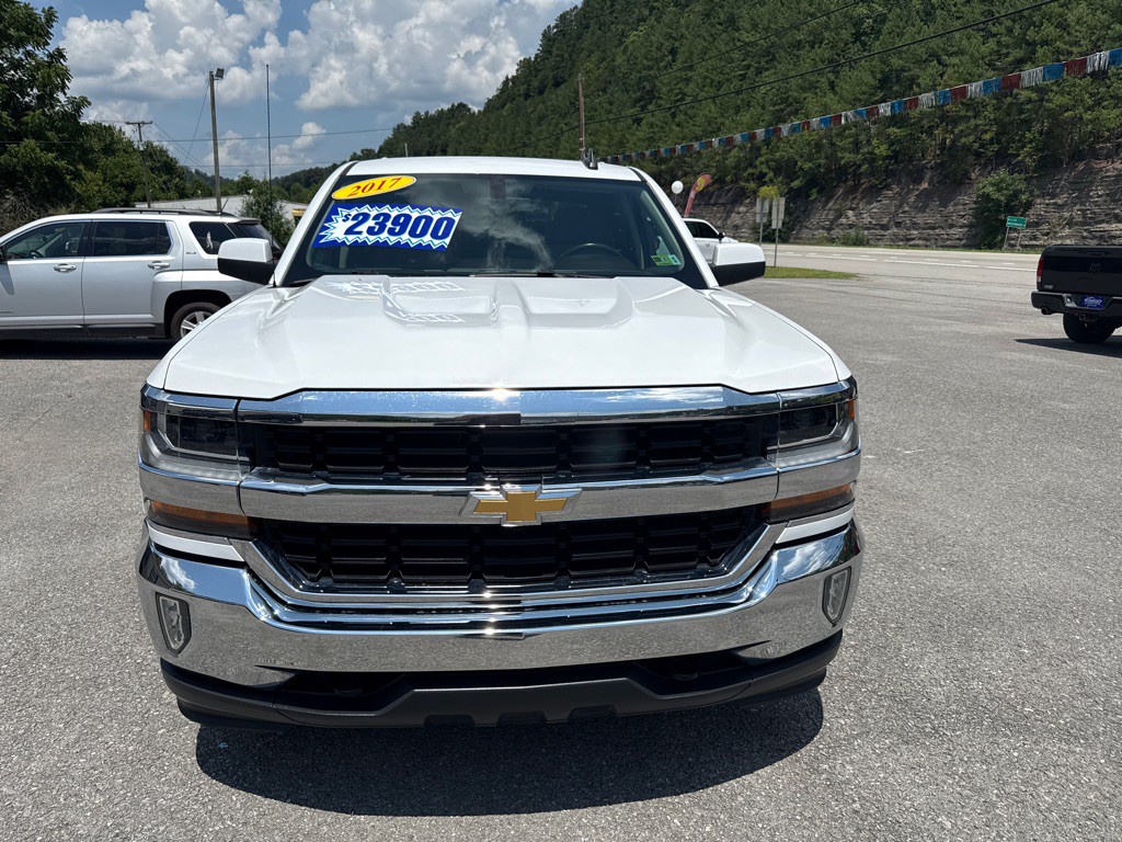2017 Chevrolet Silverado 1500 Image 2