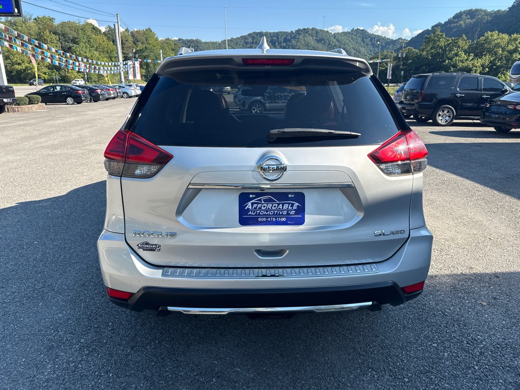 2017 Nissan Rogue Image 14