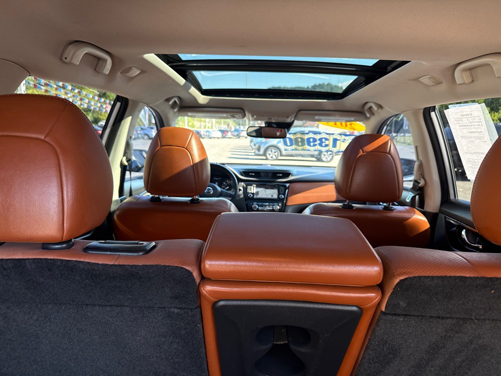2017 Nissan Rogue Image 16