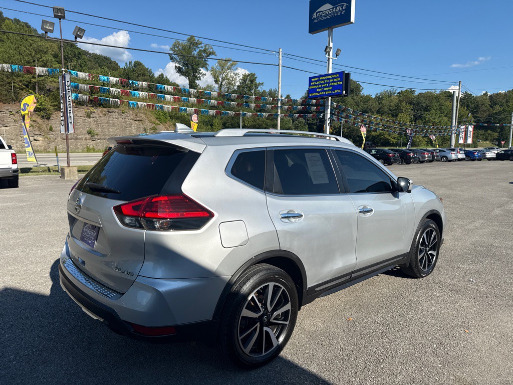 2017 Nissan Rogue Image 18