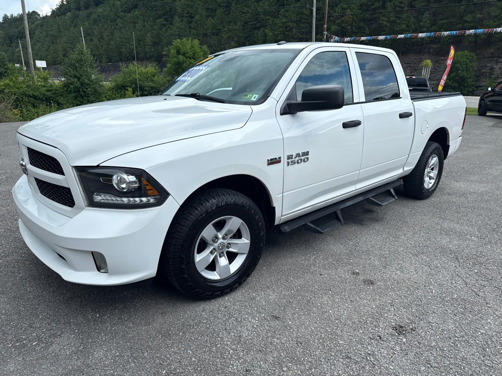 2017 RAM 1500 Image 3