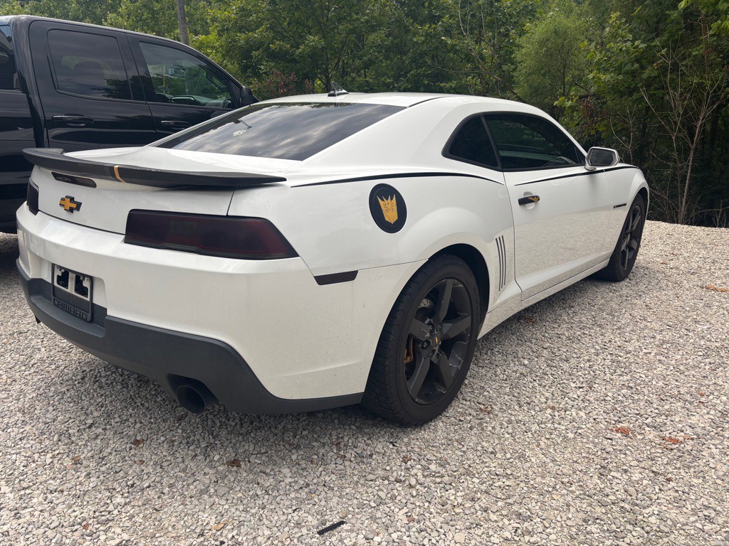 2015 Chevrolet Camaro Image 2