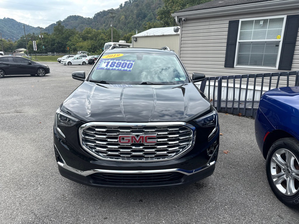 2019 GMC Terrain Image 2