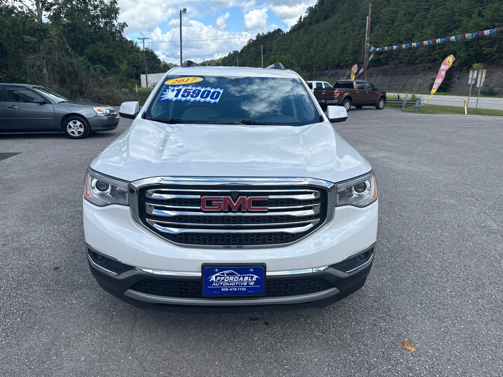 2017 GMC Acadia Image 2