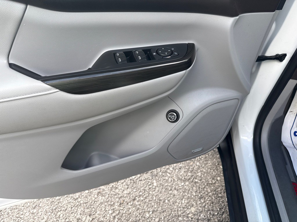 2017 GMC Acadia Image 7