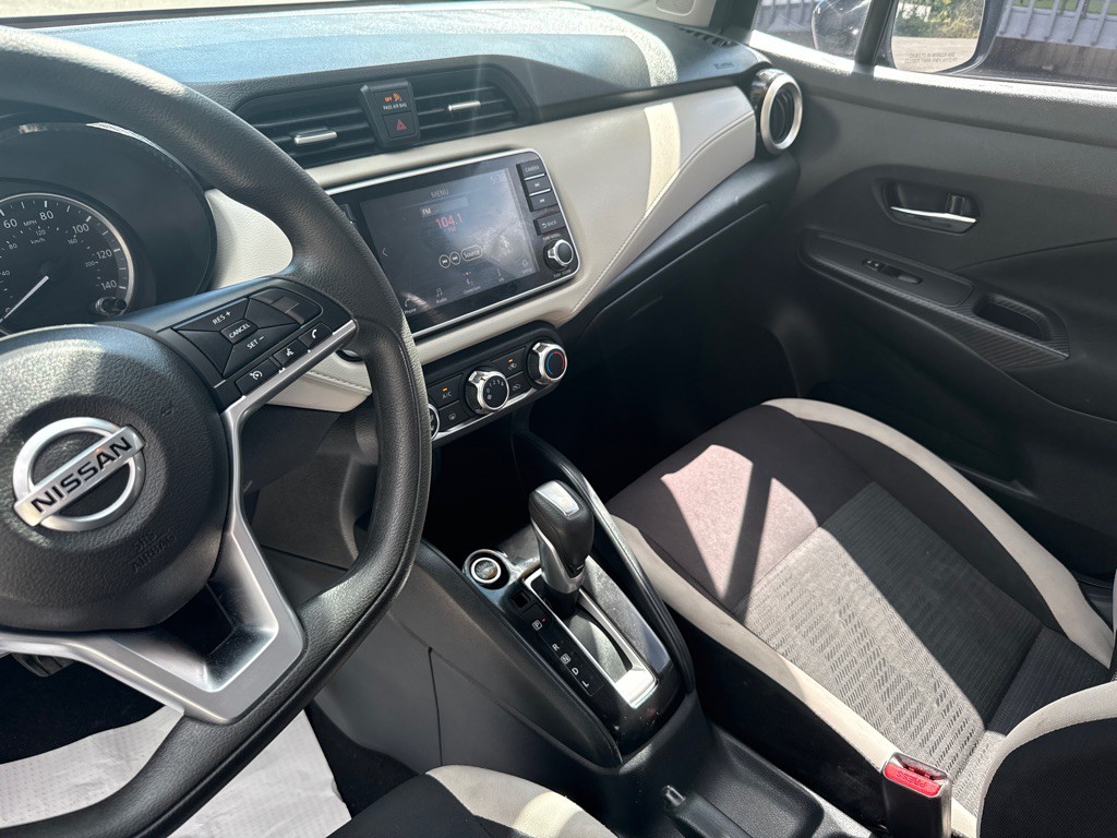 2021 Nissan Versa Image 7