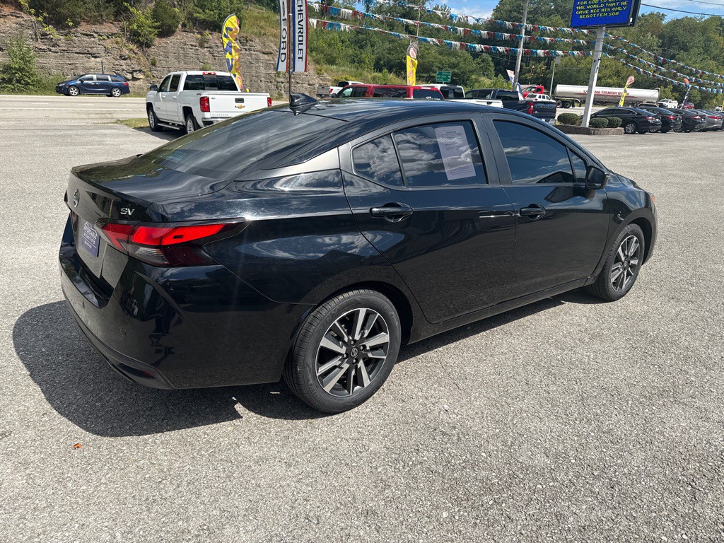 2021 Nissan Versa Image 10
