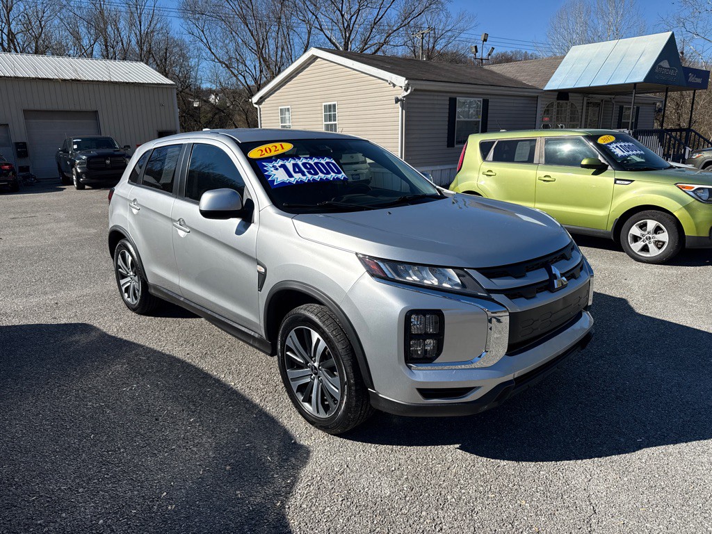 2021 Mitsubishi Outlander Image 1