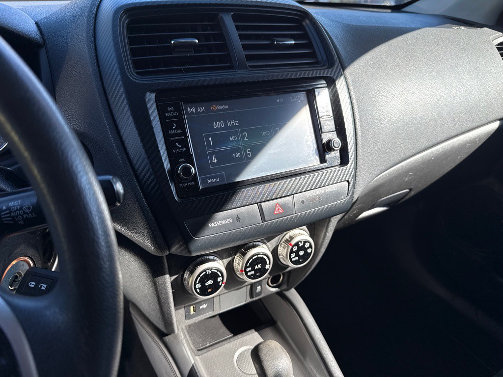 2021 Mitsubishi Outlander Image 7