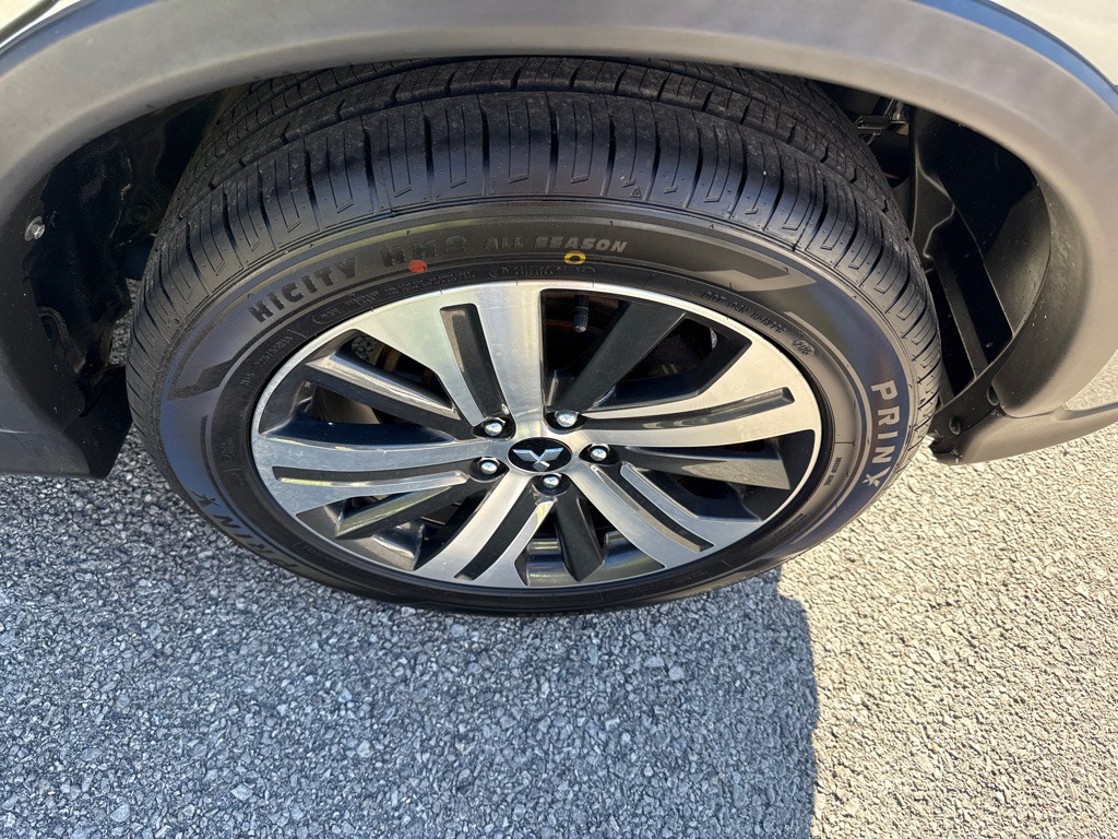 2021 Mitsubishi Outlander Image 10