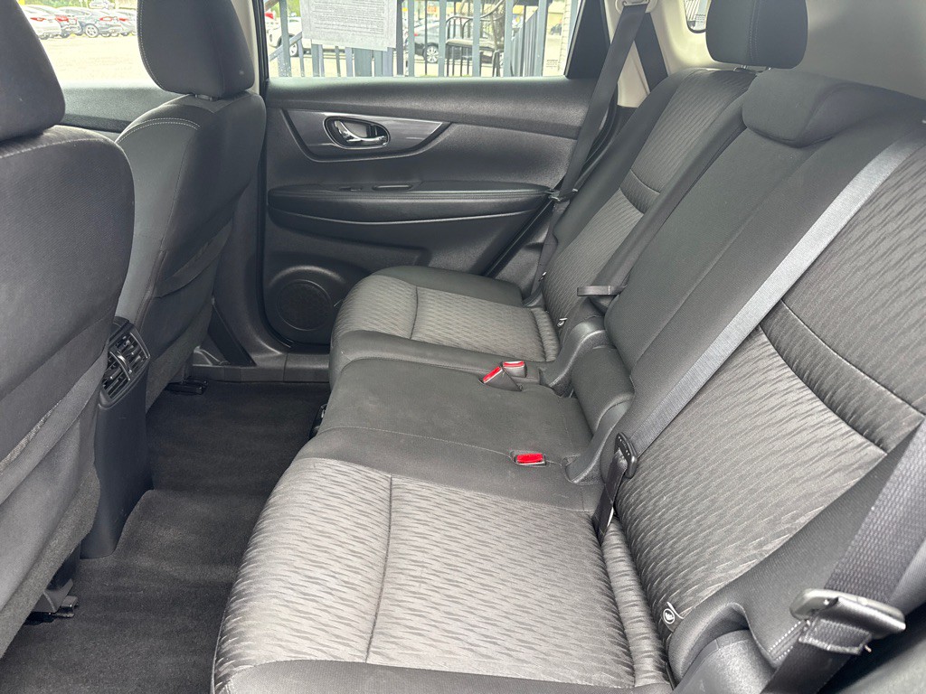 2020 Nissan Rogue Image 8