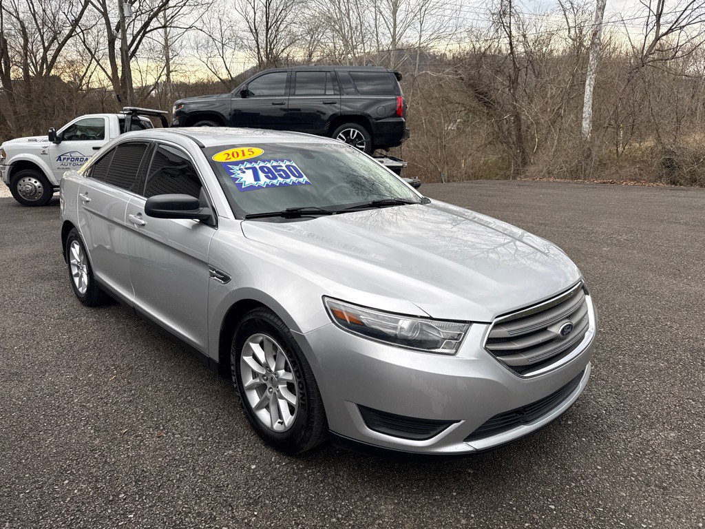 2015 Ford Taurus Image 1