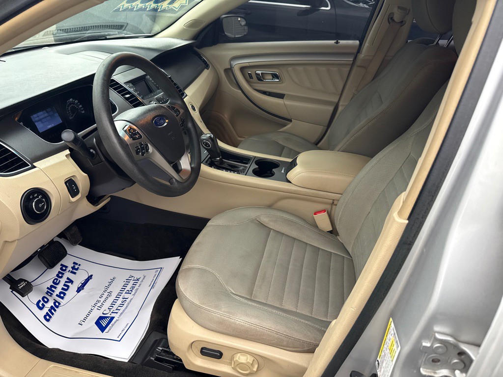 2015 Ford Taurus Image 4