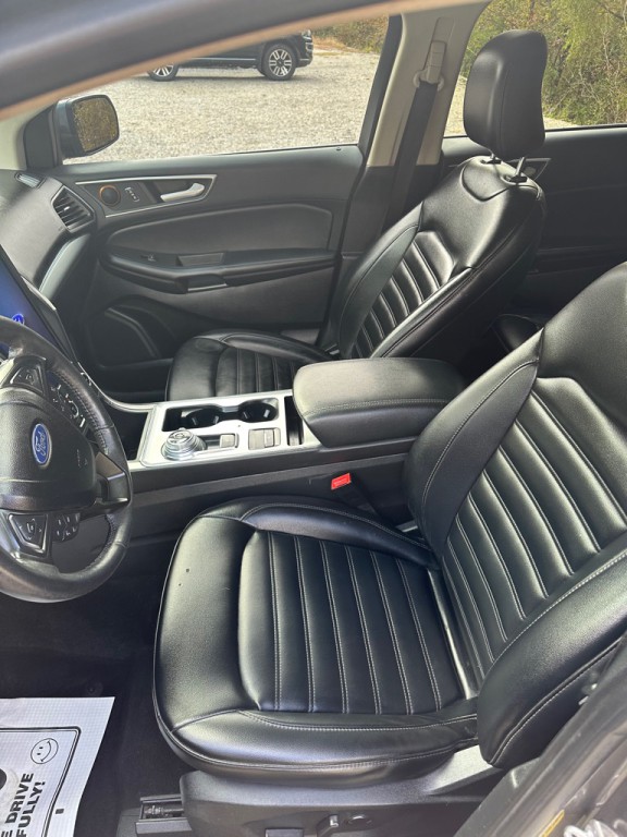 2022 Ford Edge Image 5