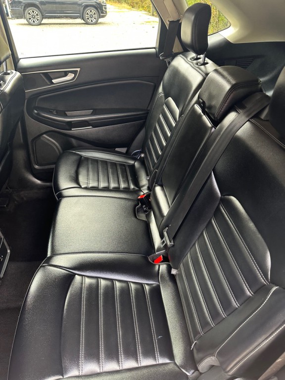 2022 Ford Edge Image 8