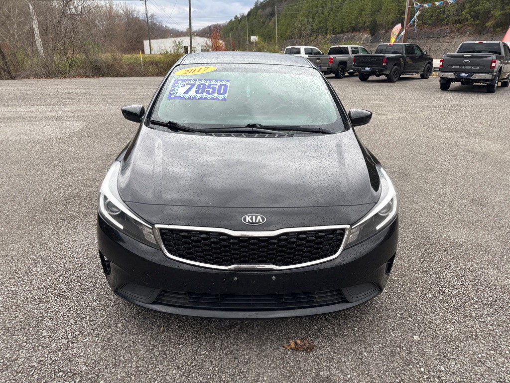 2017 Kia Forte Image 2