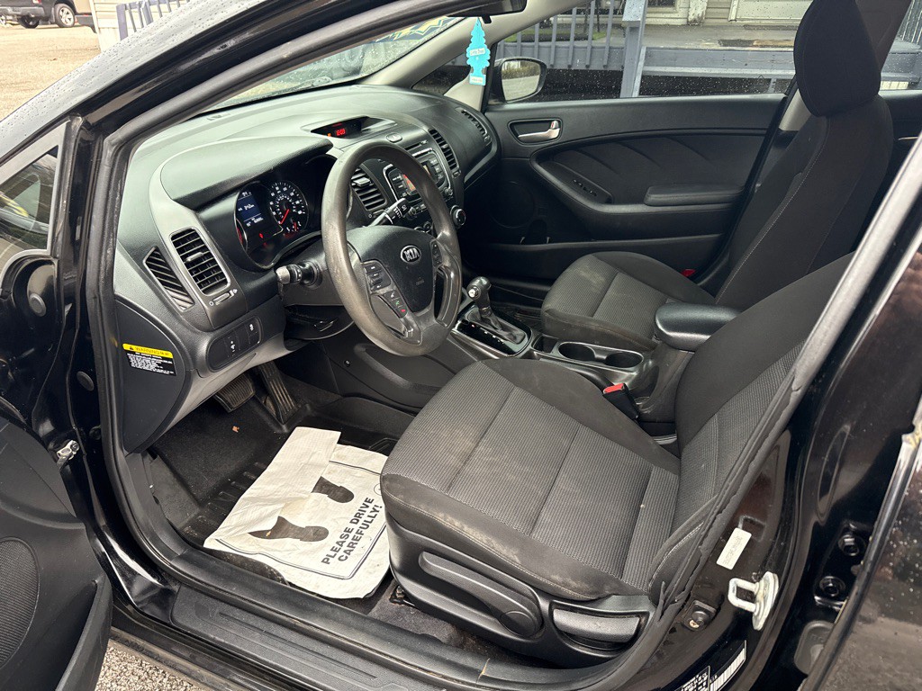 2017 Kia Forte Image 4