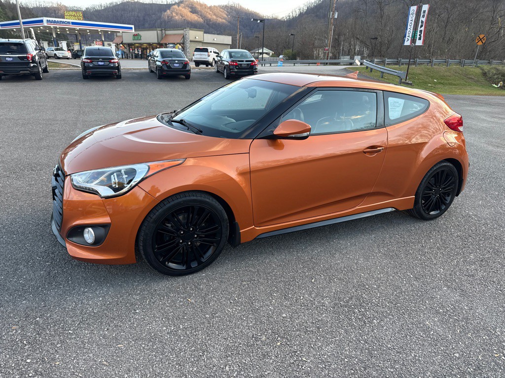 2016 Hyundai Veloster Image 3