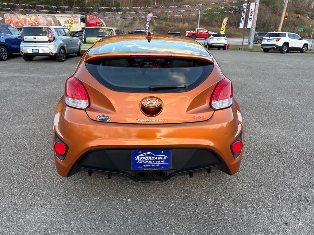2016 Hyundai Veloster Image 7
