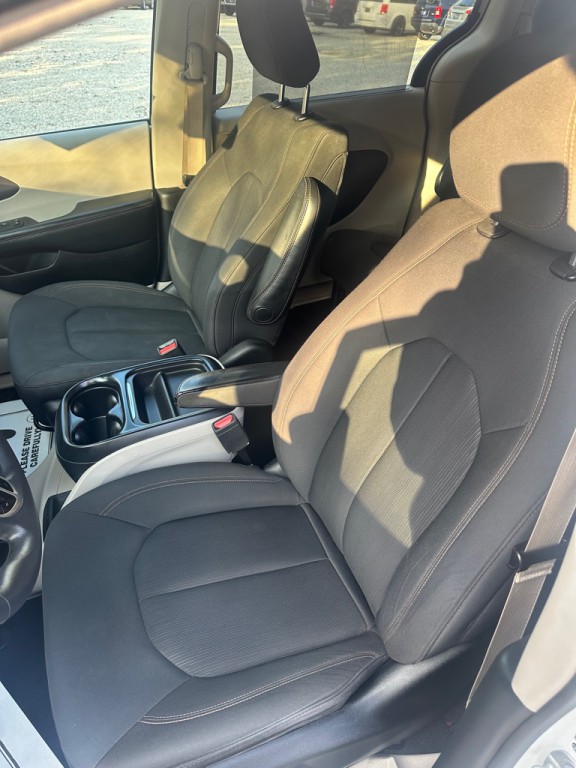 2018 Chrysler Pacifica Image 5