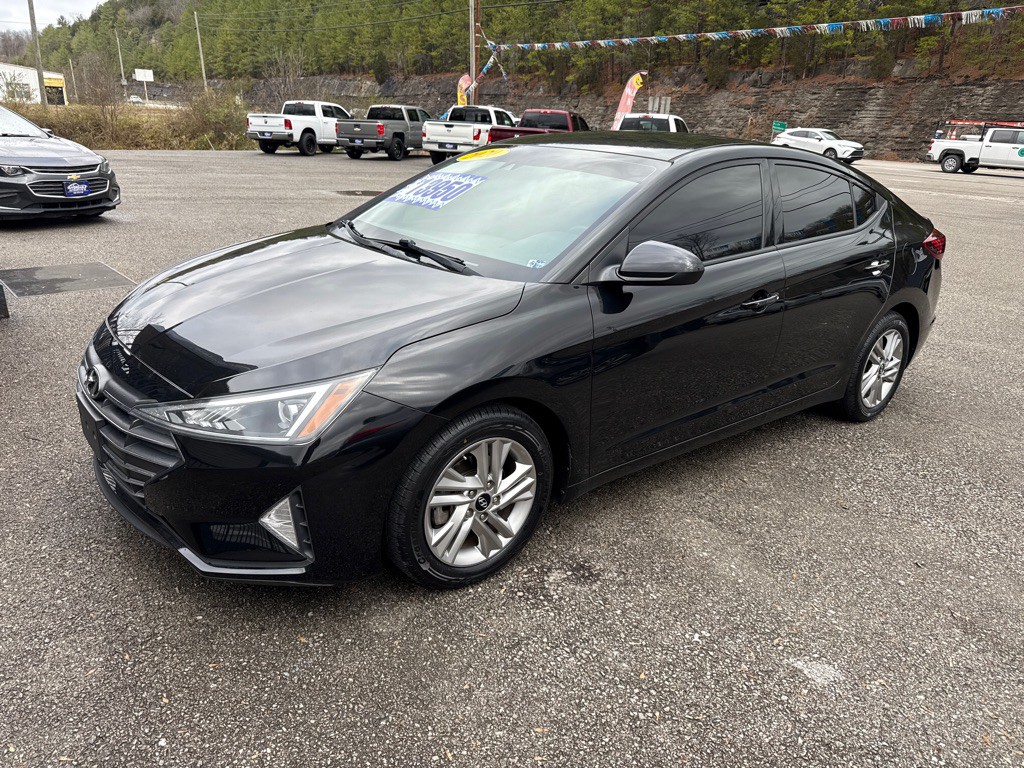 2020 Hyundai Elantra Image 3