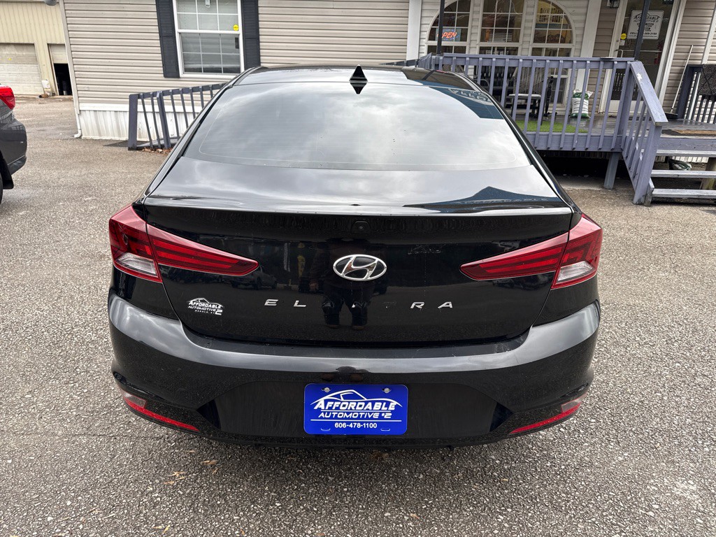 2020 Hyundai Elantra Image 10