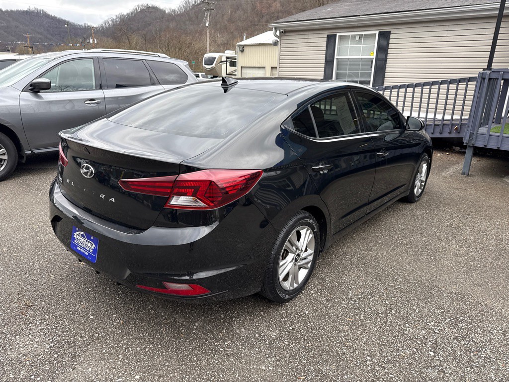 2020 Hyundai Elantra Image 11