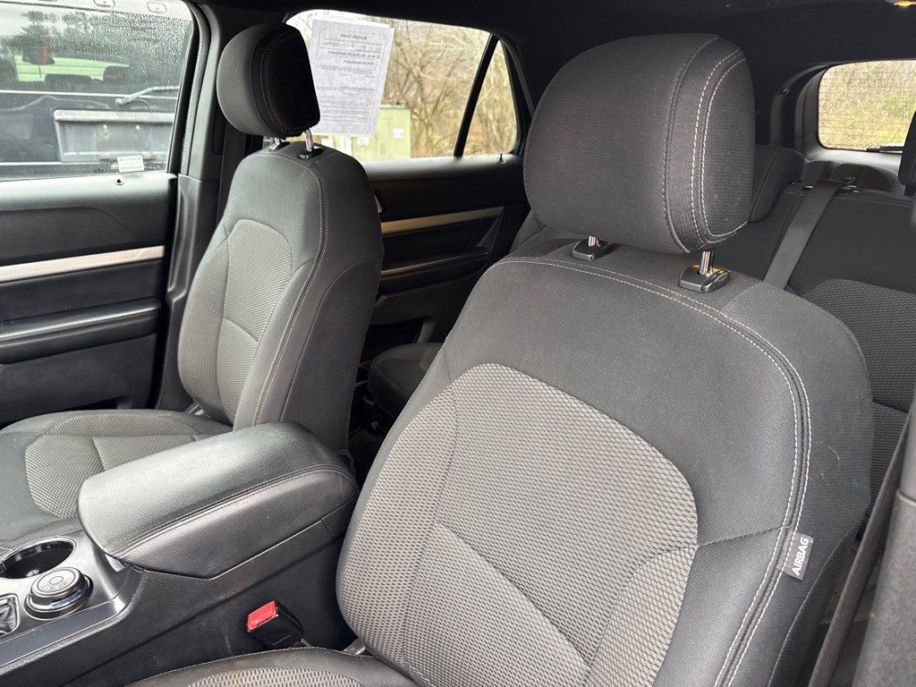 2016 Ford Explorer Image 8