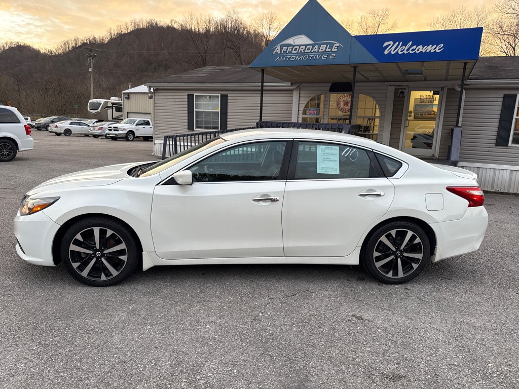 2018 Nissan Altima Image 4