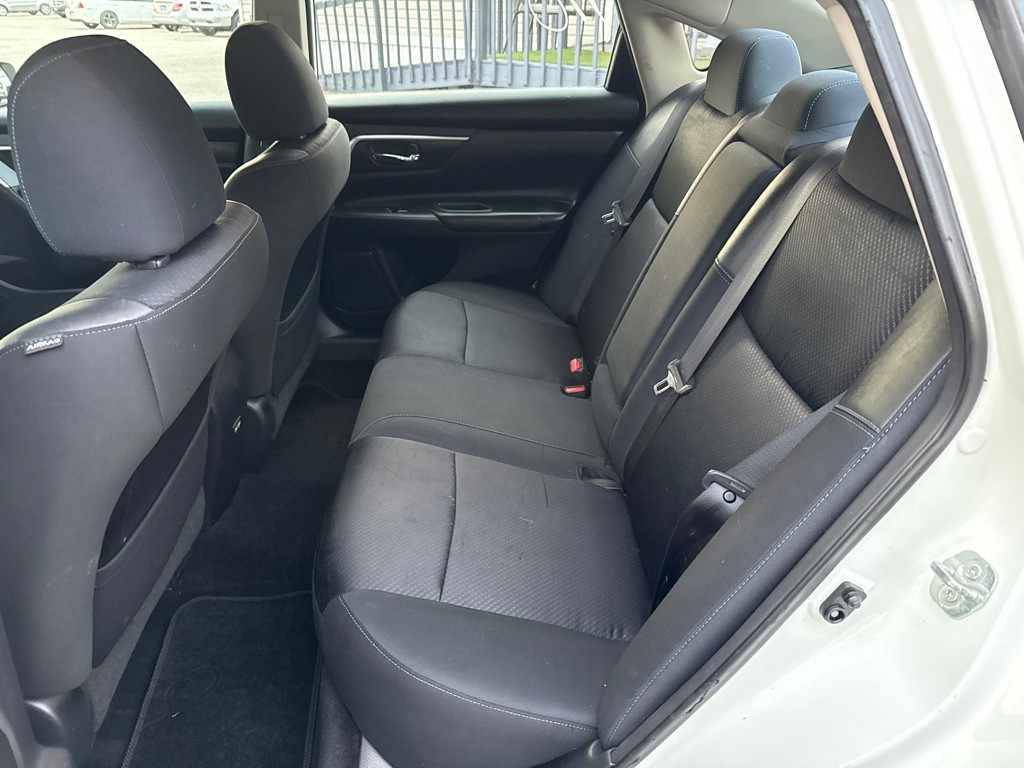 2018 Nissan Altima Image 8