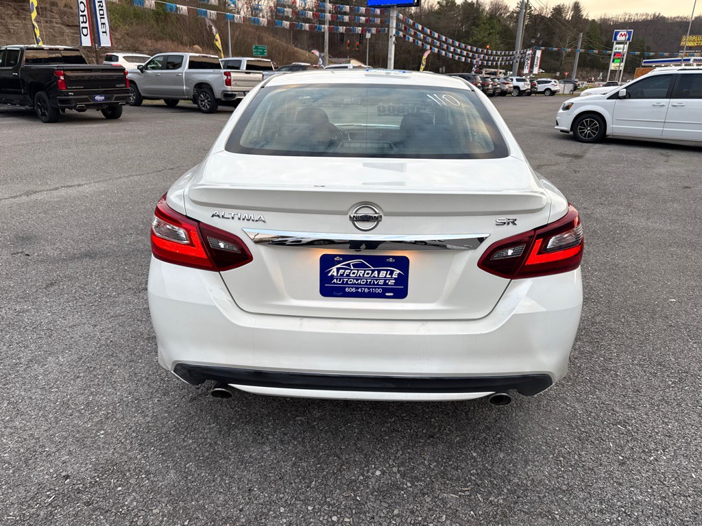 2018 Nissan Altima Image 9