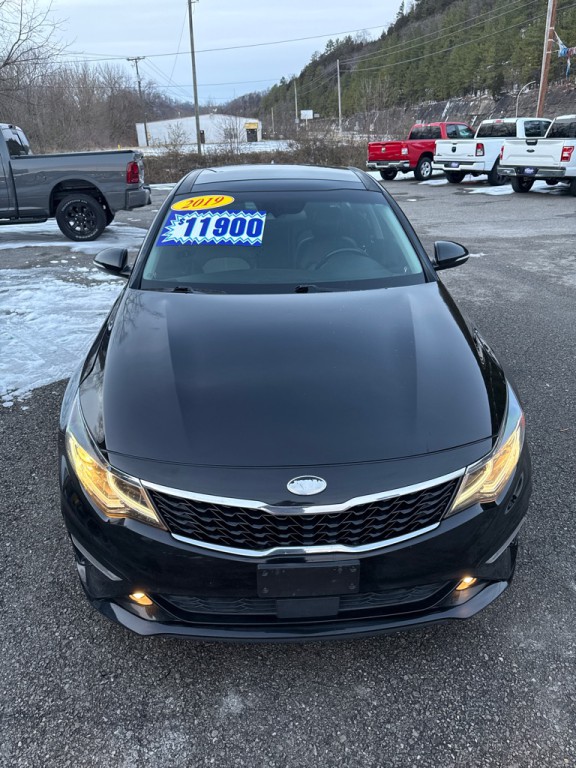 2019 Kia Optima Image 1