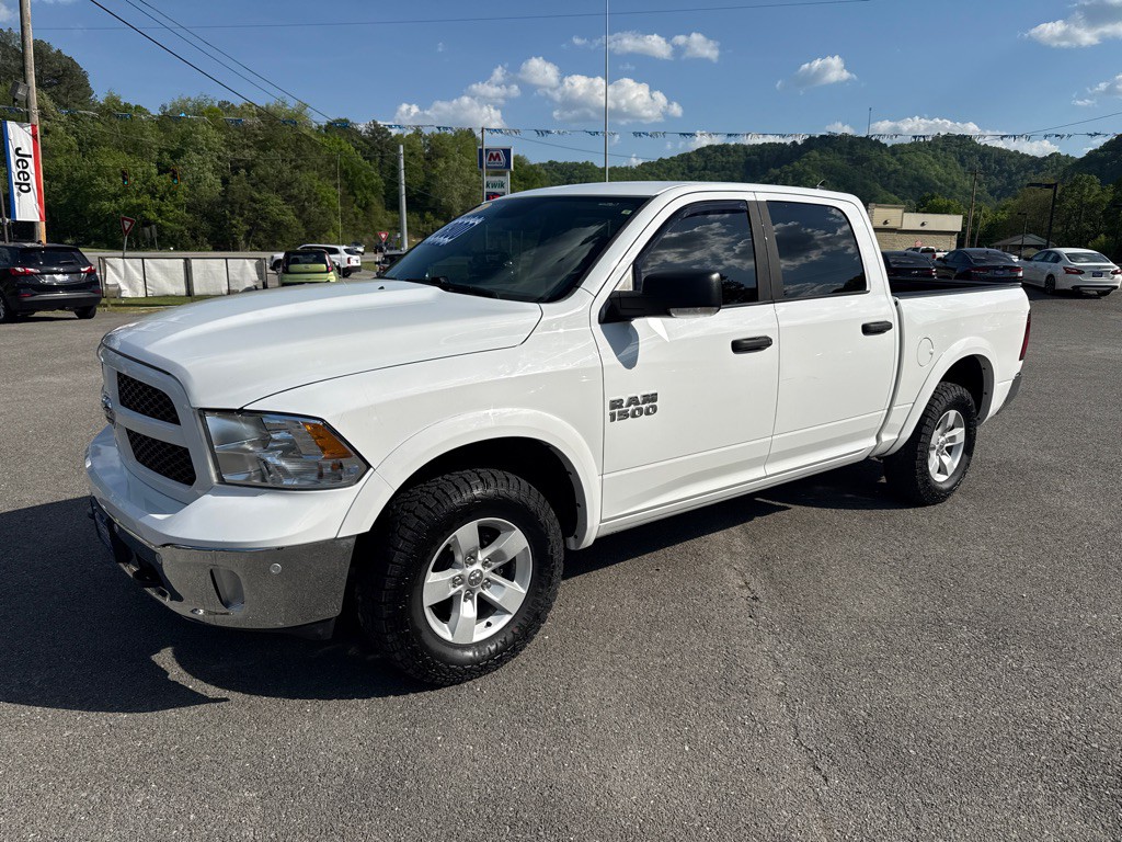 2016 RAM 1500 Image 3