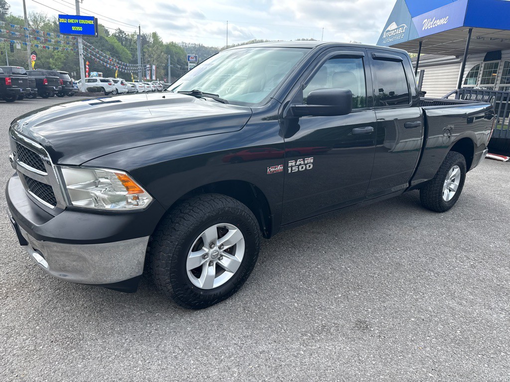 2017 RAM 1500 Image 3