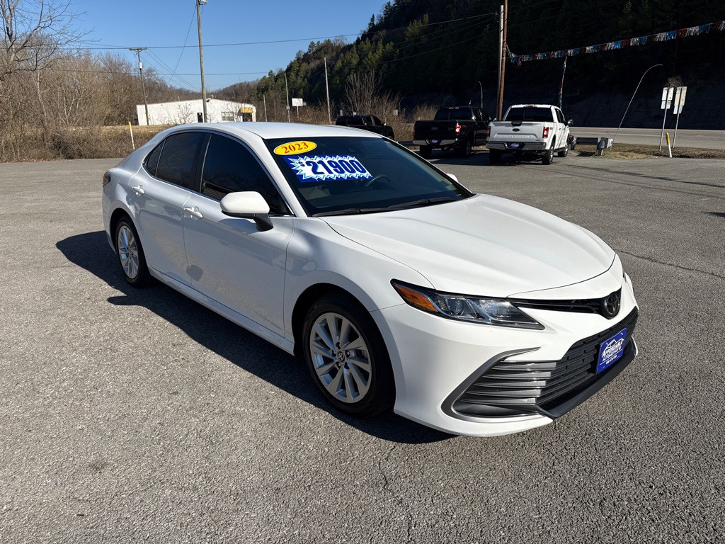 2023 Toyota Camry Image 1