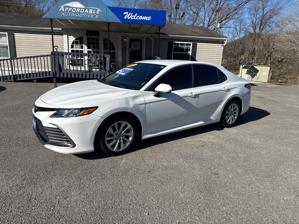 2023 Toyota Camry Image 3