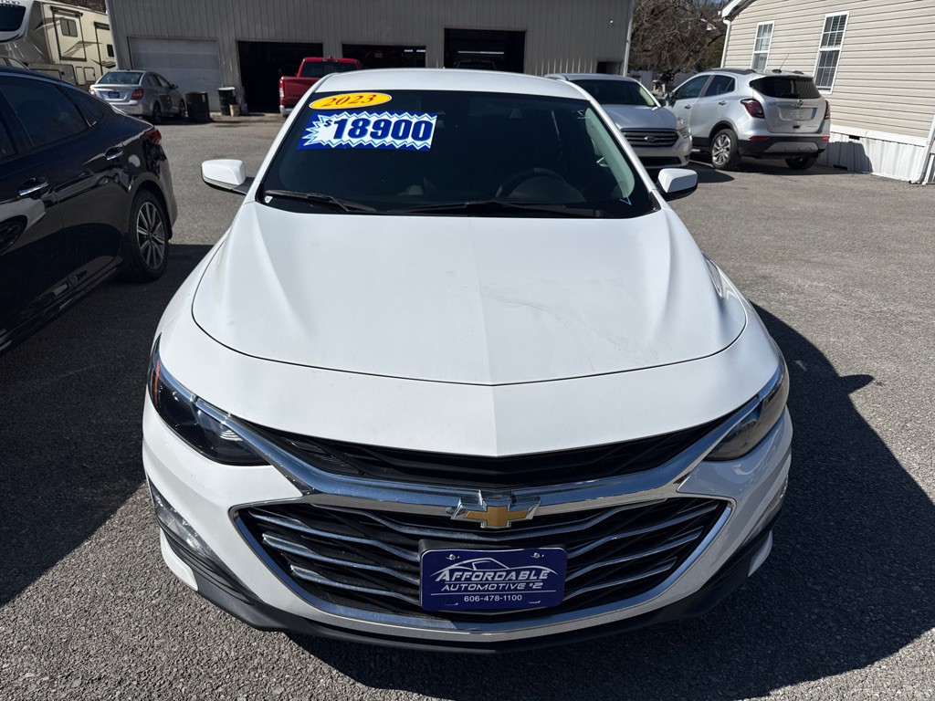 2023 Chevrolet Malibu Image 2