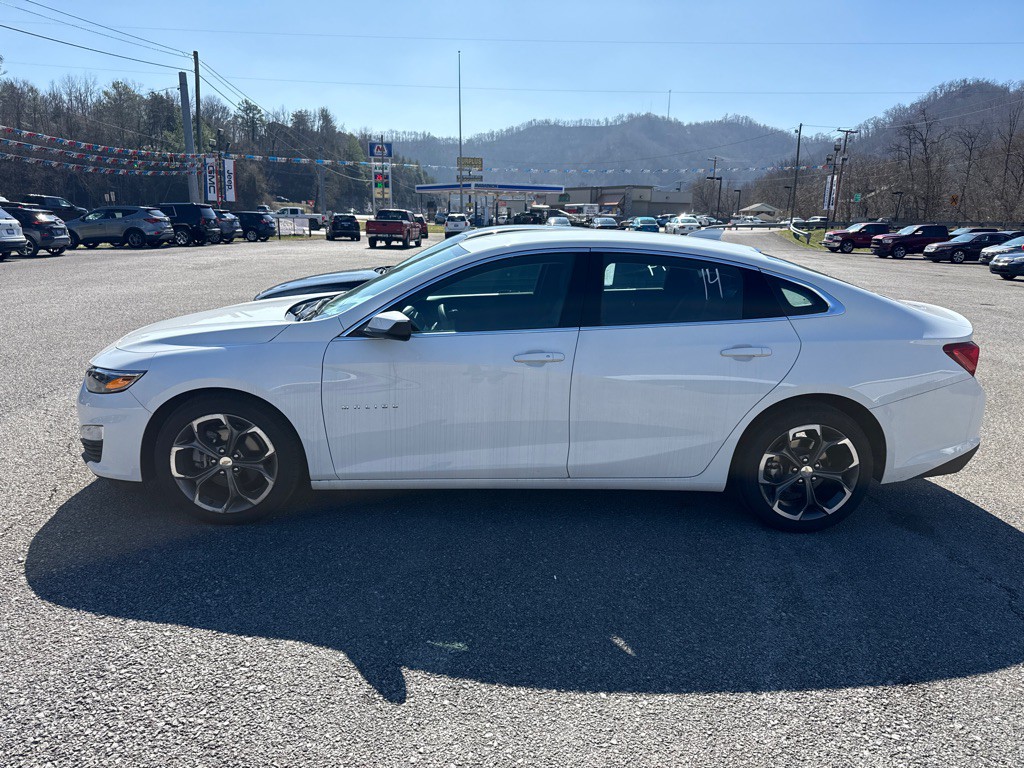 2023 Chevrolet Malibu Image 4