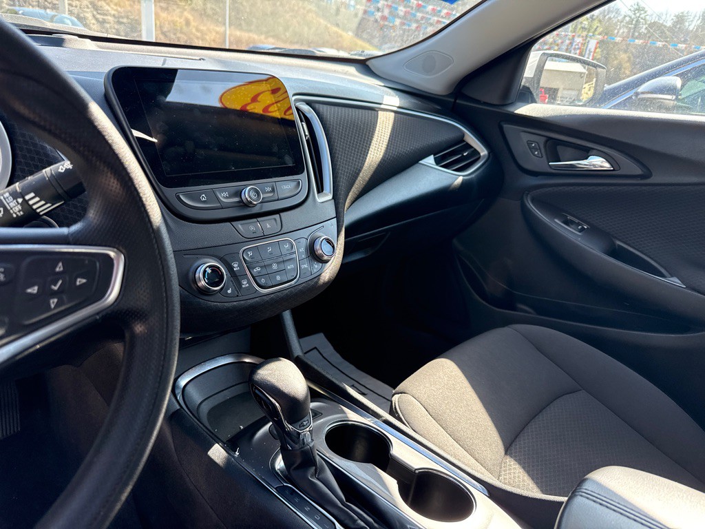 2023 Chevrolet Malibu Image 7