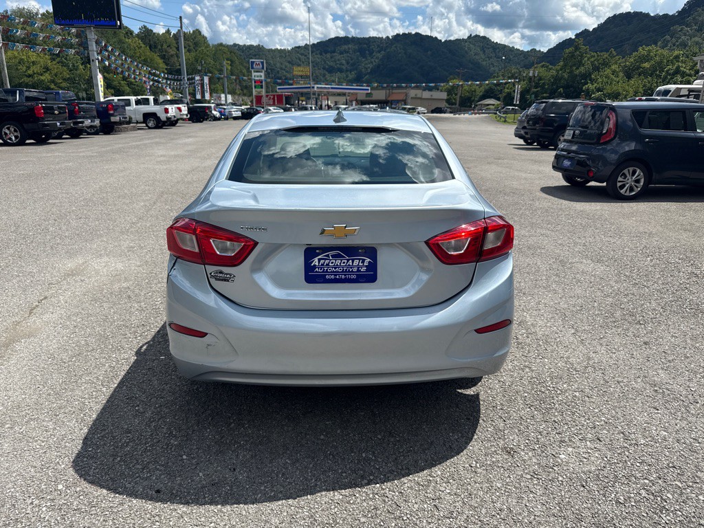 2018 Chevrolet Cruze Image 10