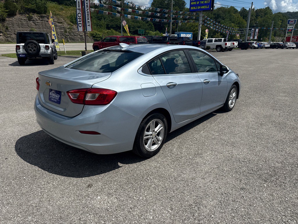 2018 Chevrolet Cruze Image 11