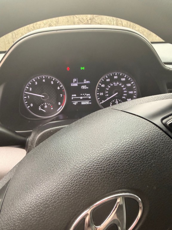 2019 Hyundai Elantra Image 5