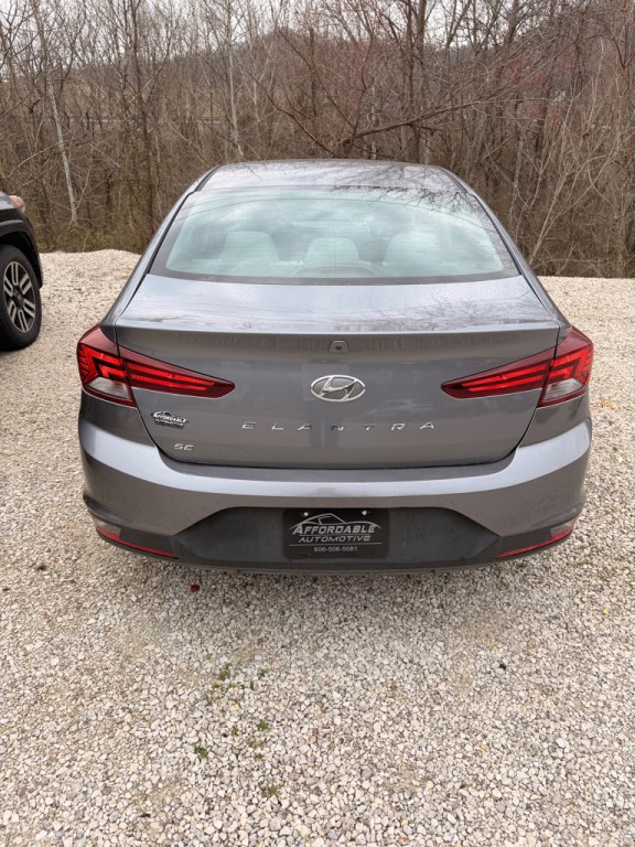 2019 Hyundai Elantra Image 8