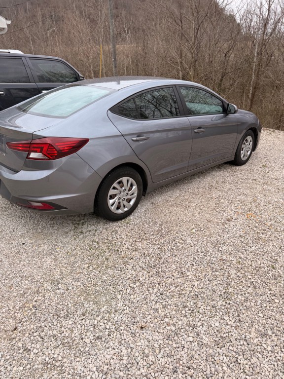 2019 Hyundai Elantra Image 9