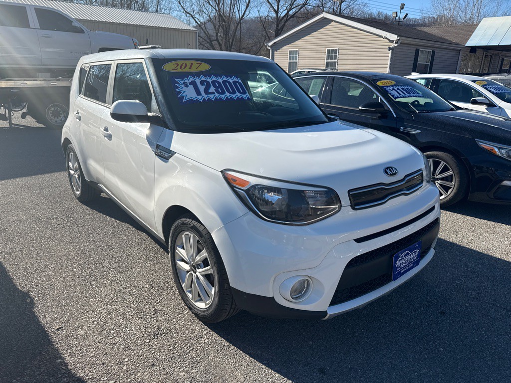 2017 Kia Soul Image 1