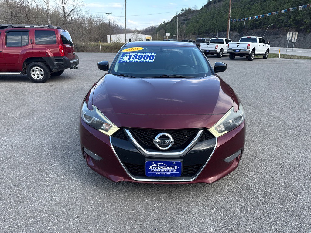 2018 Nissan Maxima Image 2